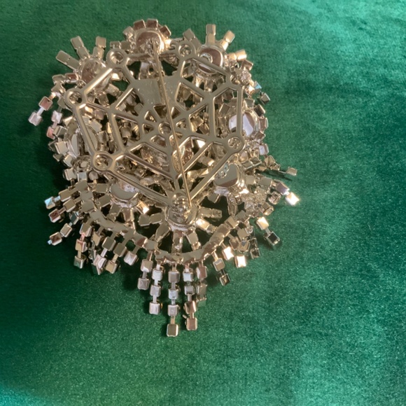 Collector Series Camrose & Kross Audrey Hepburn Rhinestone Brooch 3.5” x 3” - Picture 5 of 9